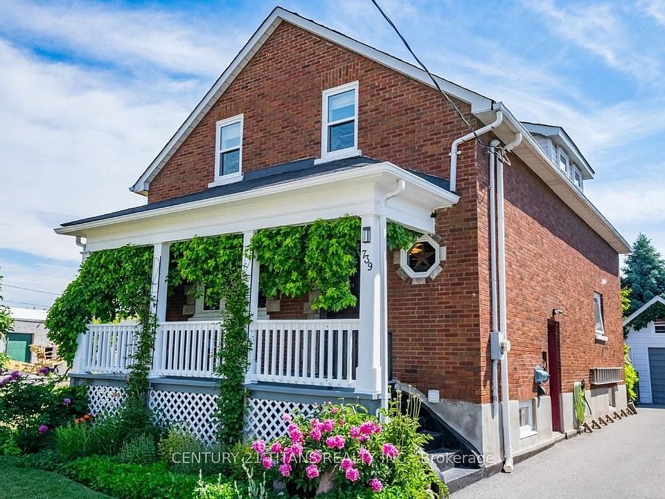 2nd image of 739 Albert St
