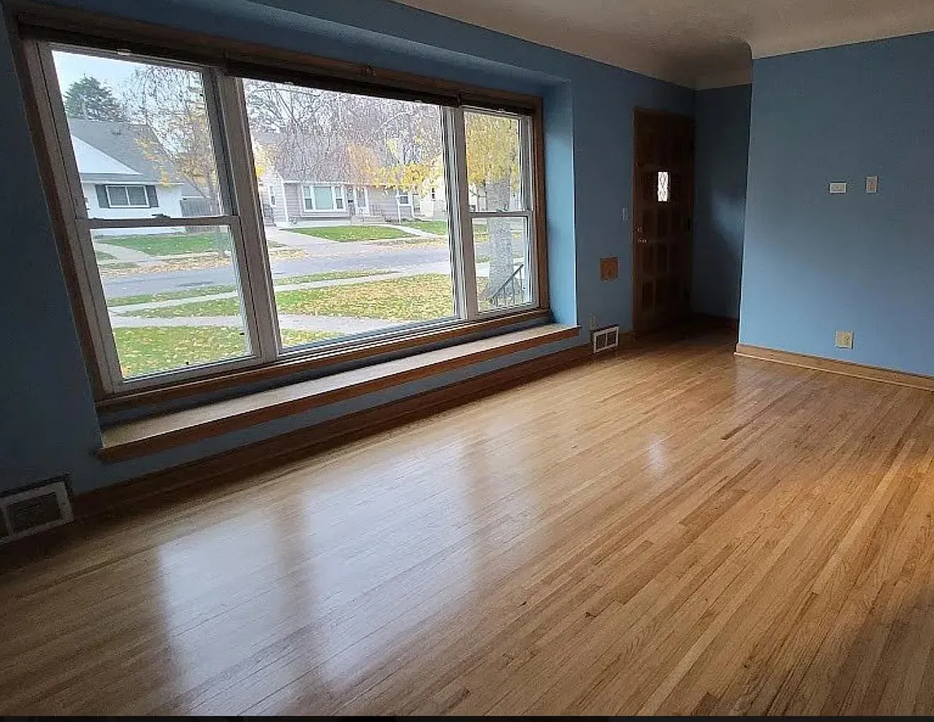 3 bed, 1700 sqft, $2,300 — Photo 3