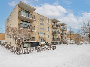 1727 E 10a St SW #302, Calgary, AB T2T3J9