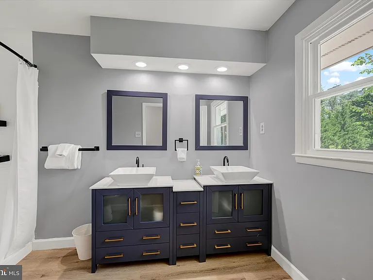 10533 Stevenson Rd — Photo 46