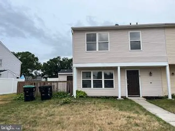 2 Lyons Ct, Sicklerville, NJ 08081