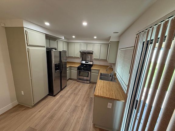 4th image of 3424 Pickwick St