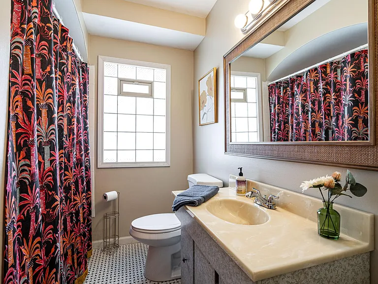 3249 S Kinnickinnic Ave — Photo 24
