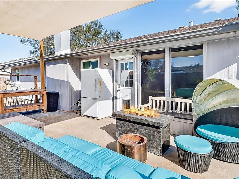 1749 Dawn Breeze Dr — Photo 31
