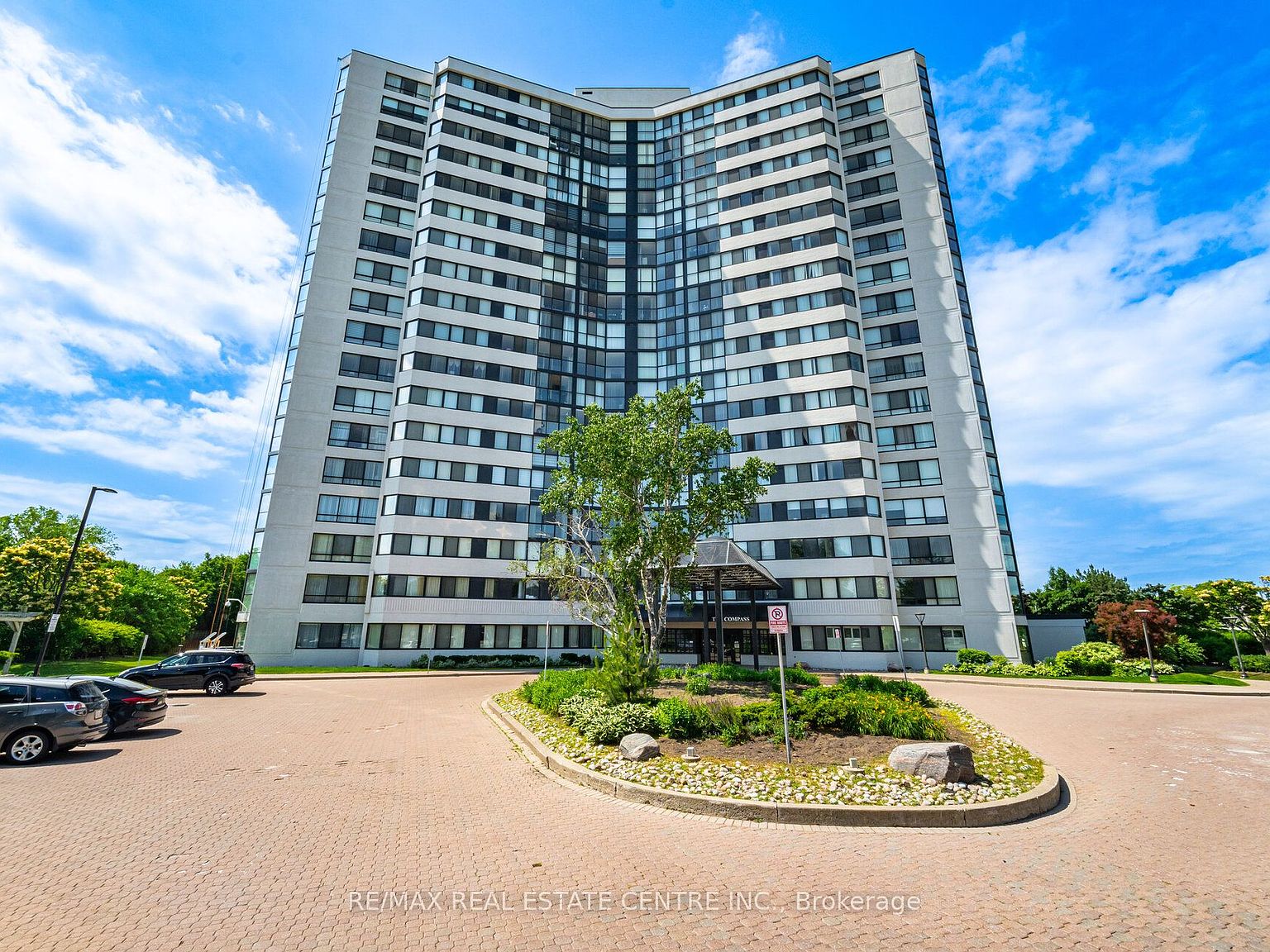 1360 Rathburn Rd E #705, Mississauga, ON L4W 4H4 | MLS #W12356025 | Zillow