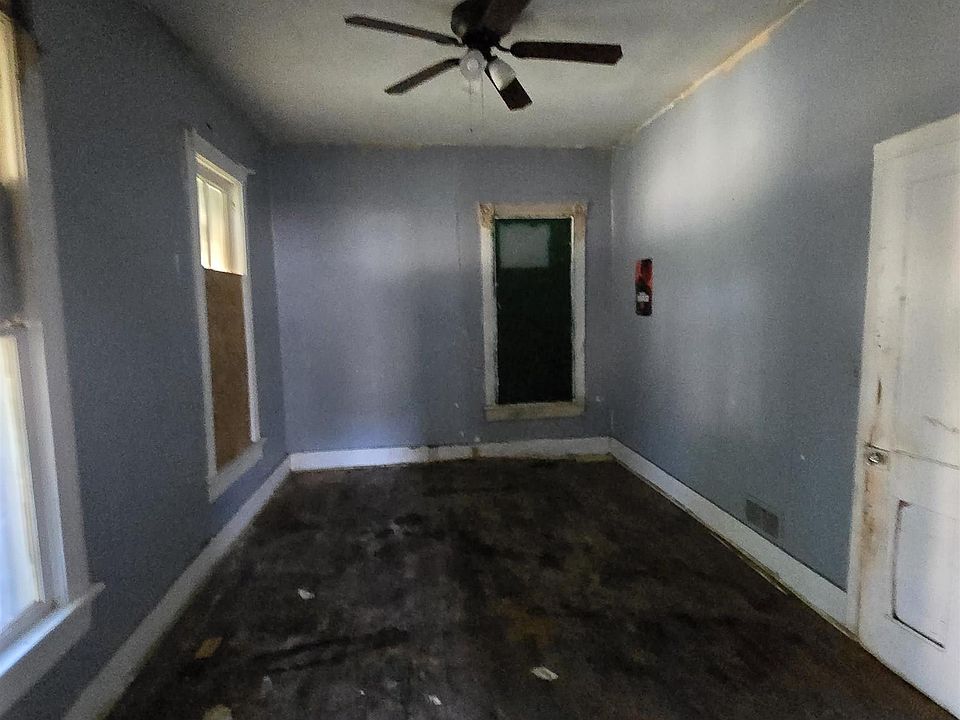 2nd image of 236 N Washington St