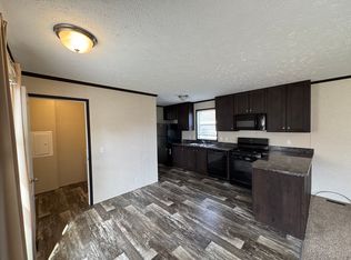 46 Armstrong St #46, Flushing, MI 48433