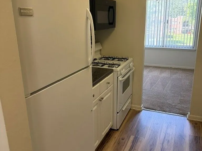 2132 Pennsylvania Ave — Photo 64