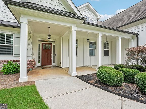 3rd image of 520 Village Creek Dr
