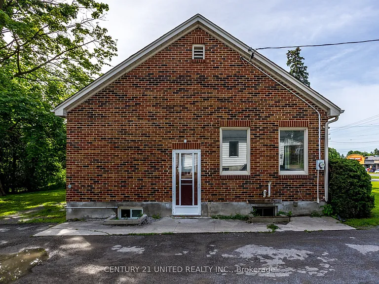 878 Chemong Rd — Photo 23