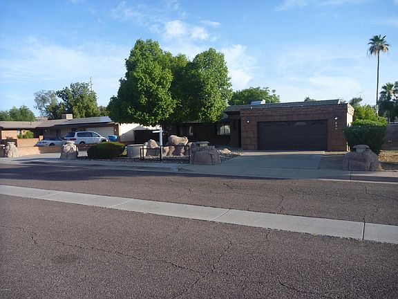 5th image of 3210 E Larkspur Dr