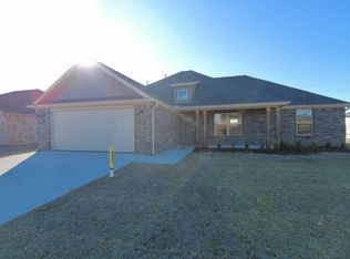 703 Woodplains Ave, Springdale, AR 72762