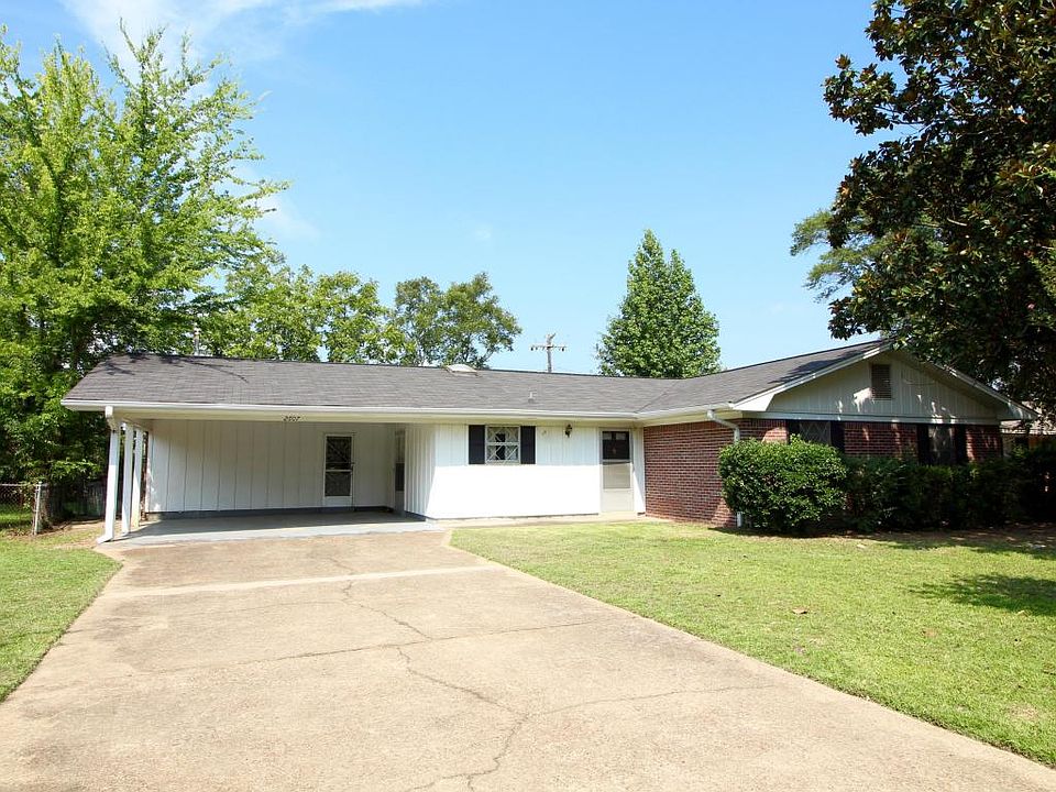 1st image of 2607 McArthur Dr
