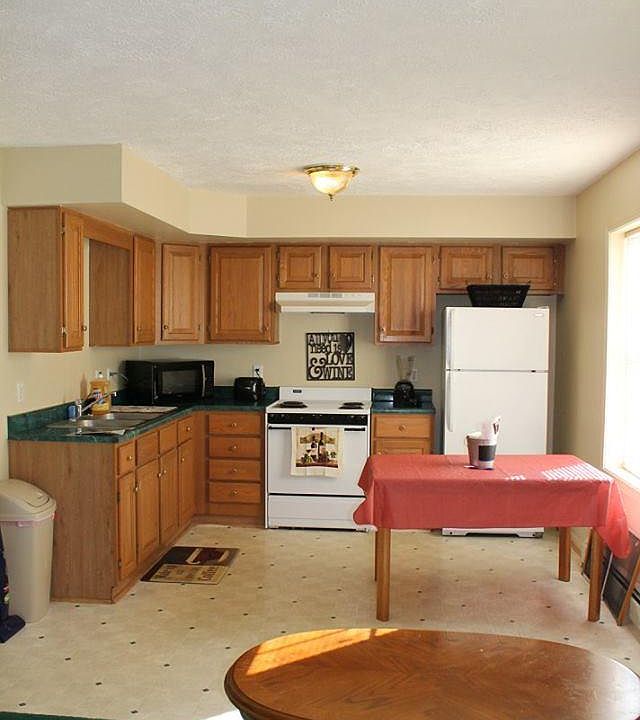 2nd image of 626 Liberty St APT E
