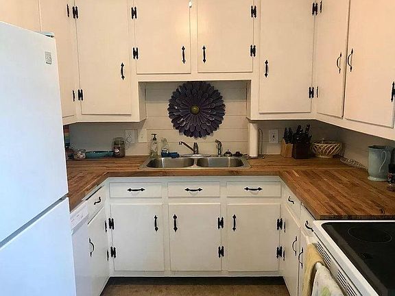 2nd image of 33 Holmes Dr