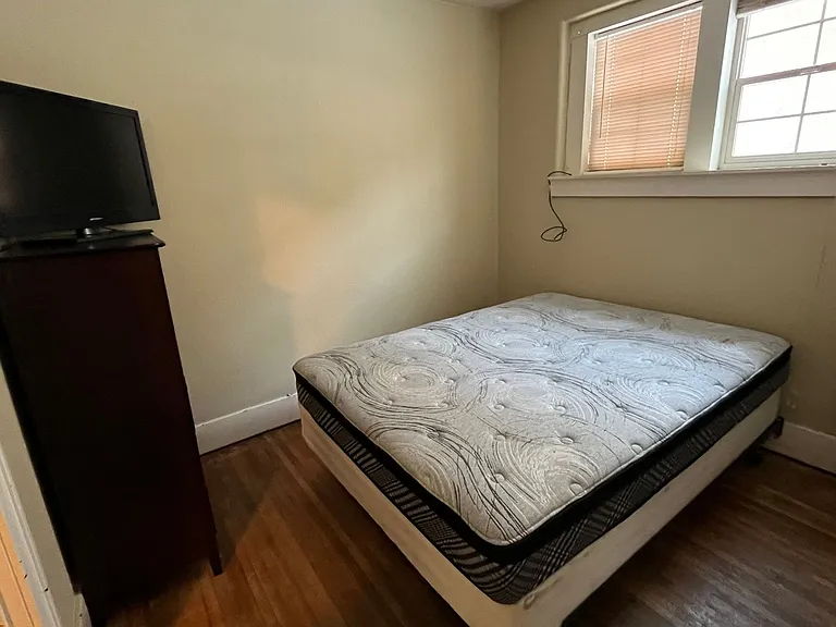 114 Main St — Photo 5