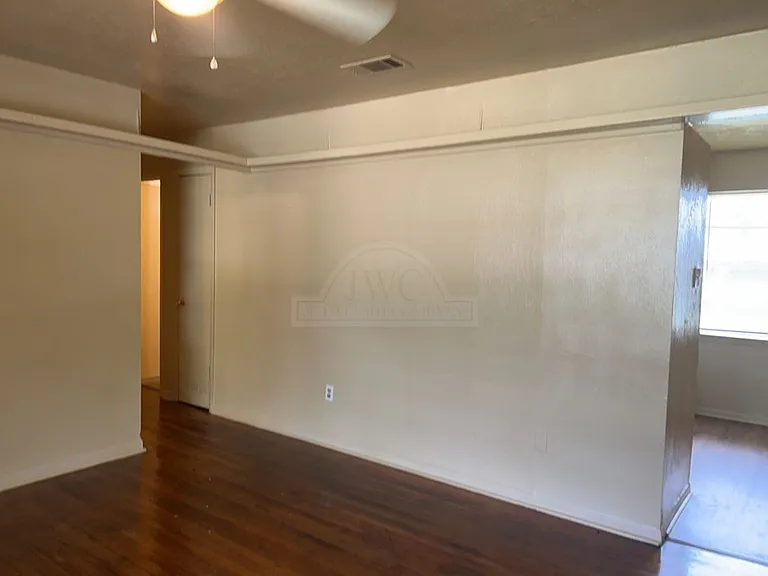 110 Bybee Ct — Photo 2