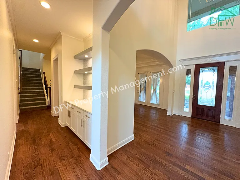 1205 Golden Gate Dr — Photo 13