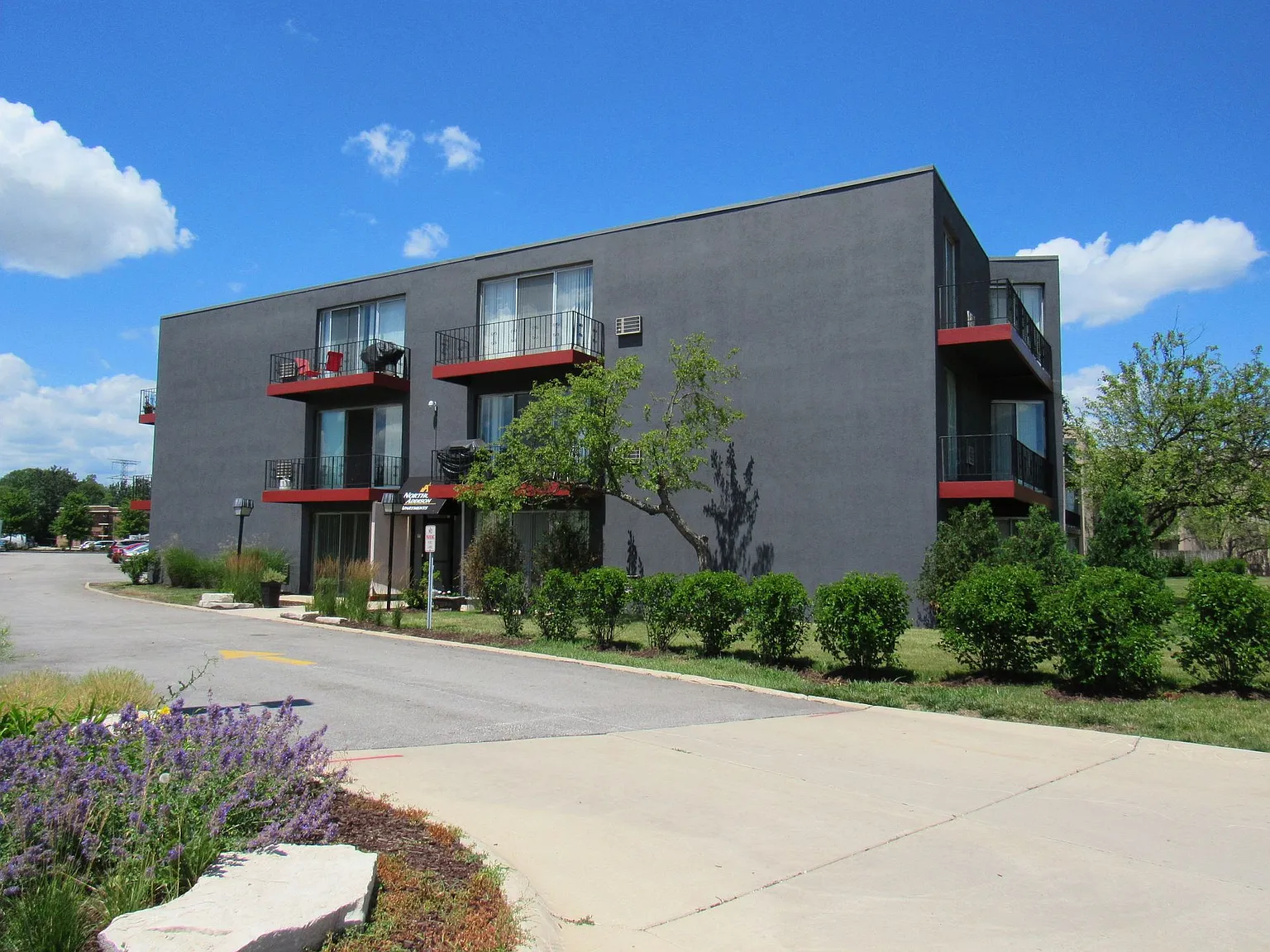 Northgate Addison Apartments — Photo 1