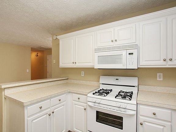 5th image of 15 Bay Ct
