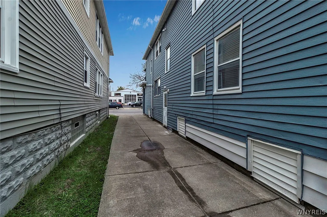 3 bed, 1.0 bath, 1620 sqft, $1,650 — Photo 3