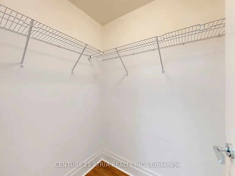 57 Upper Duke Cres #311D — Photo 29