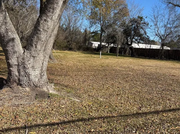 3011 Massey Tompkins Rd, Baytown, TX 77521