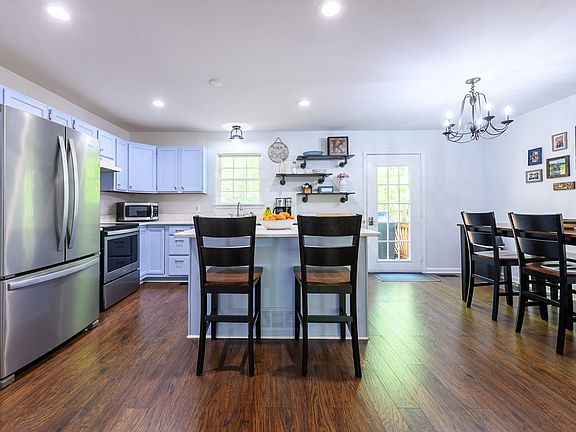 4th image of 35 Holden Ln