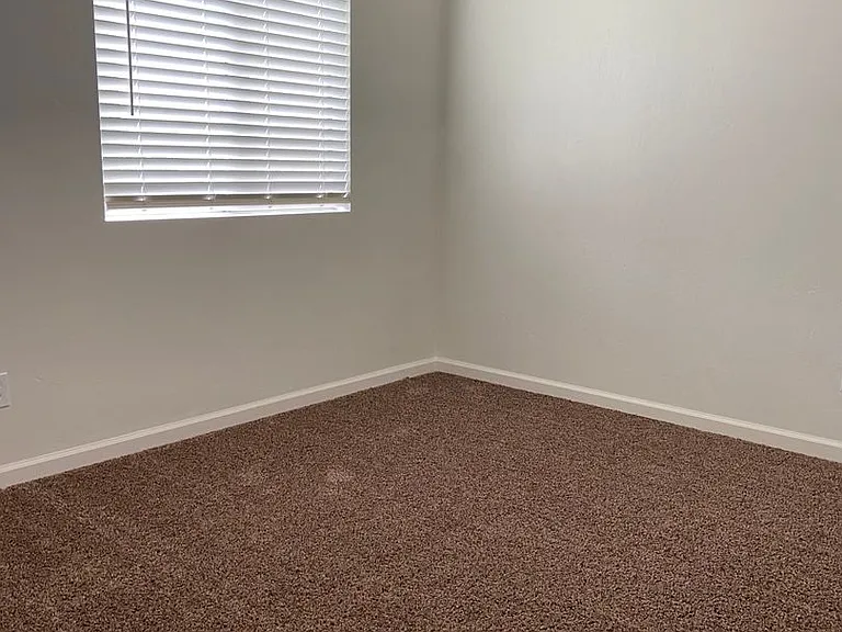 2400 Ashe Rd — Photo 11