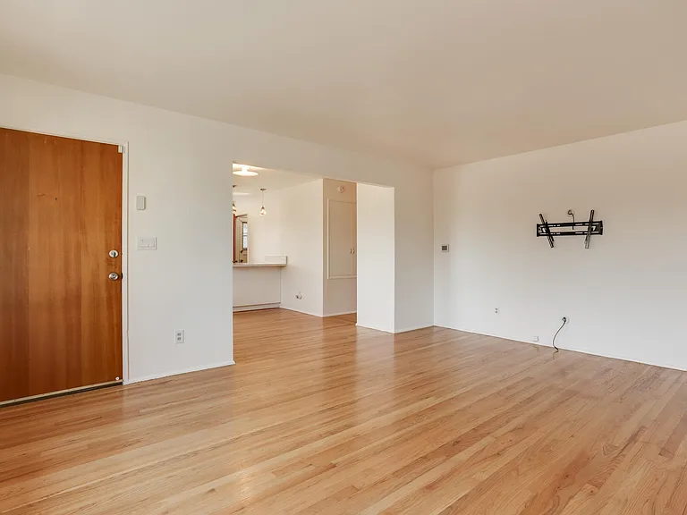 4933 N Concord Ave — Photo 3