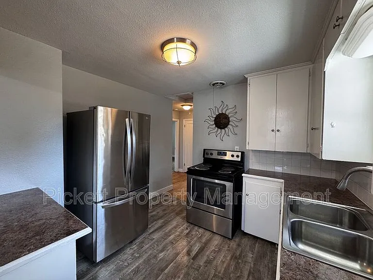631 Bertha Ave — Photo 7