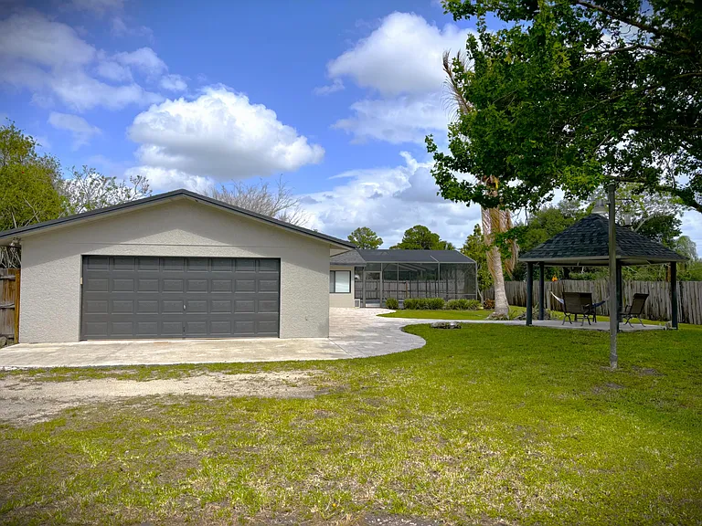 202 SW Crescent Ave — Photo 31