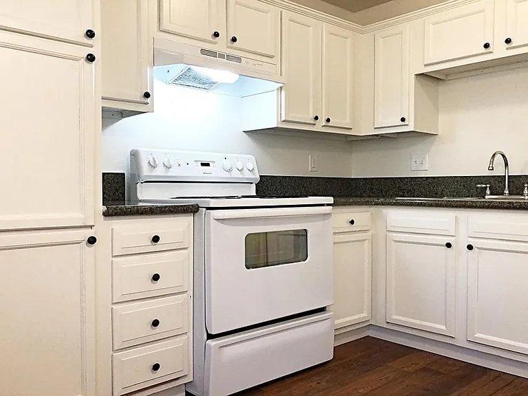 East Orange Village Apartments — Photo 33