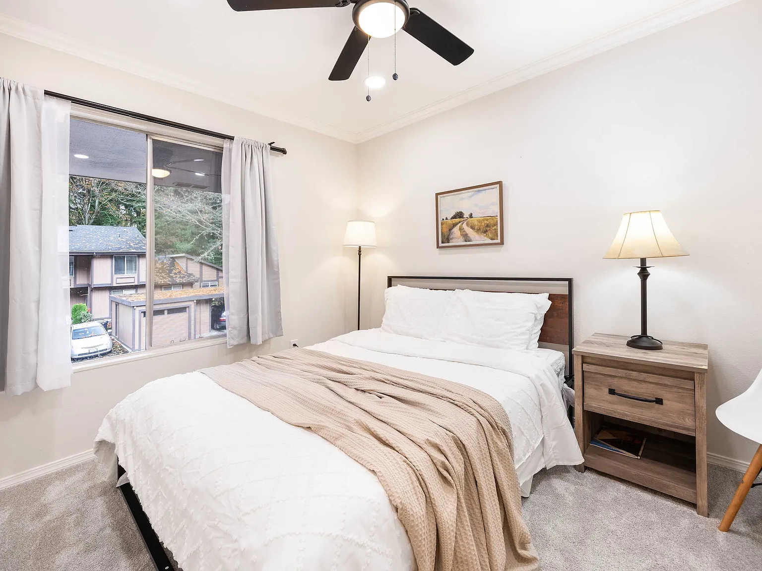 4 bed, 2.5 bath, 1720 sqft, $6,500 — Photo 4