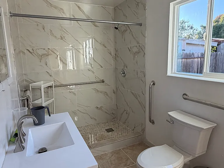 2846 Tara Hills Dr — Photo 2