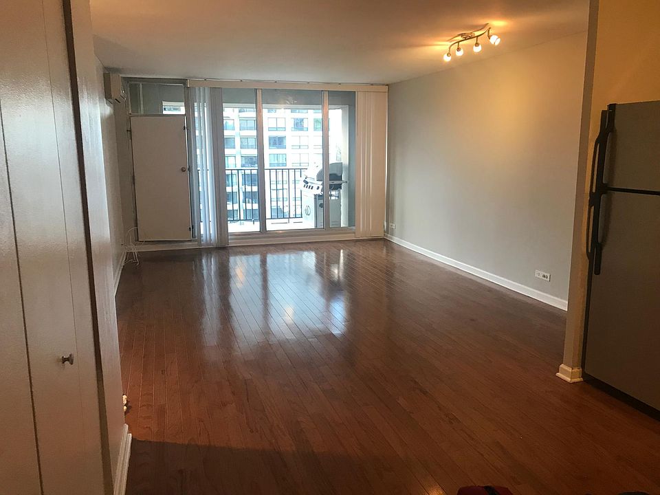 1st image of 1960 N Lincoln Park W APT 712