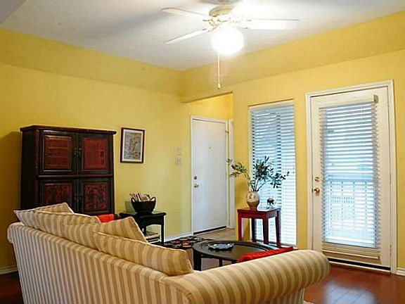 3rd image of 3105 San Jacinto St APT 201