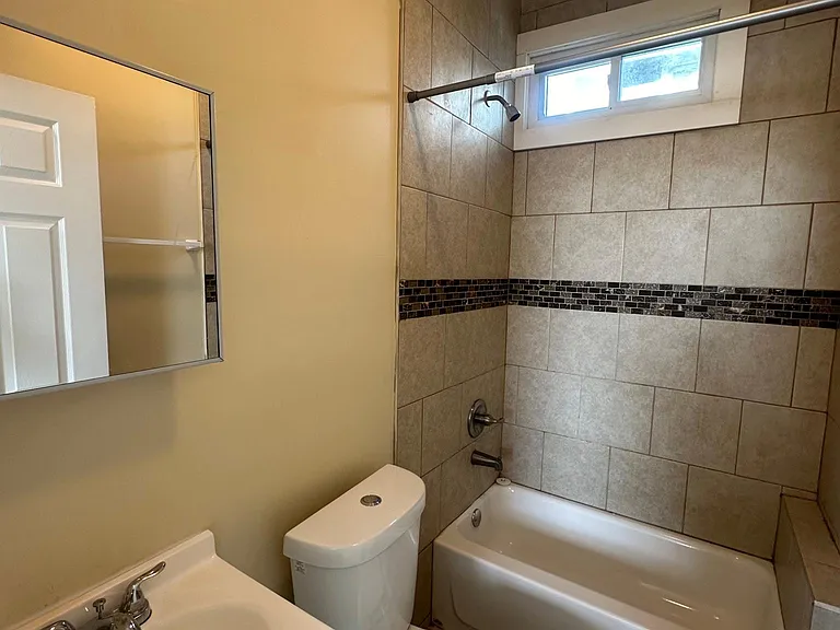 280 Norton St #1 — Photo 9