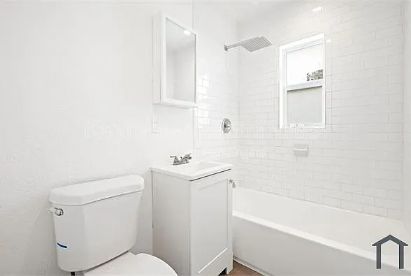 1245 NW 60th St #4 — Photo 4