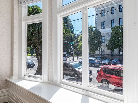 5th image of 312 Baker St #318A
