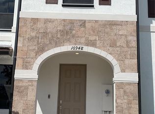 10948 W 32nd Ln, Hialeah, FL 33018