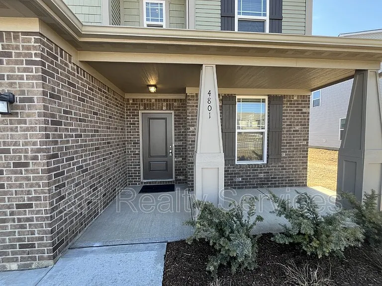 4801 Summerfield Dr — Photo 2