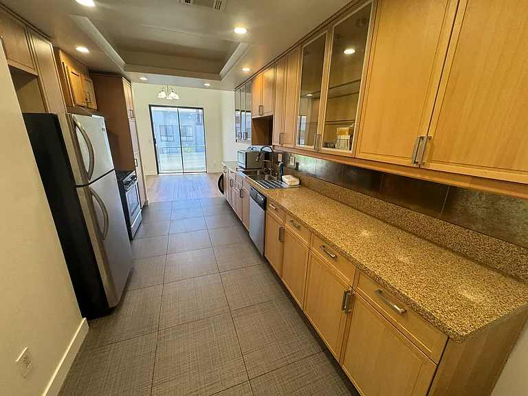 13331 Moorpark St #336 — Photo 4
