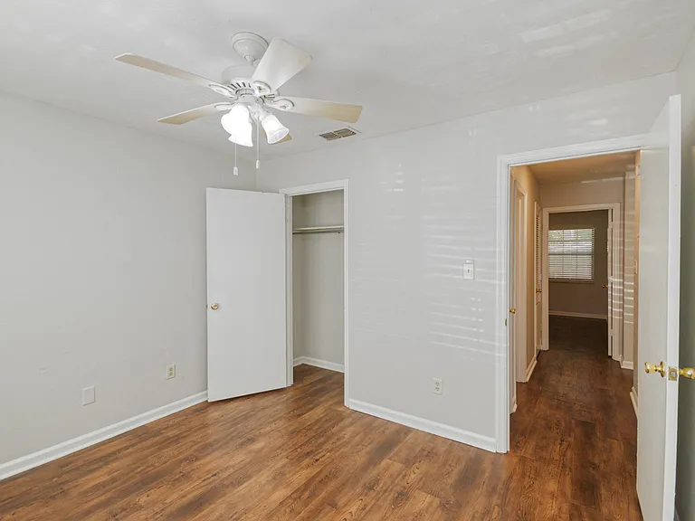 Edgewood Villas @ Midtown — Photo 9