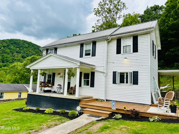 541 Edgewood Dr, Williamsburg, PA 16693