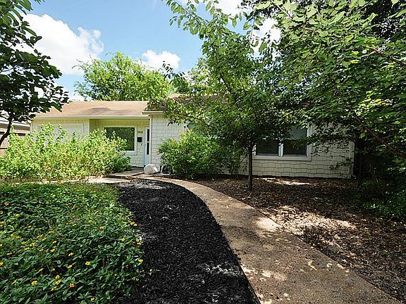3rd image of 1822 Cheshire Ln
