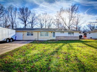 2411 W Alice Ln, Decatur, IL 62521