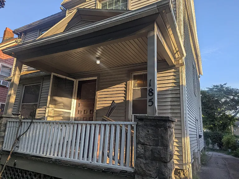 185 Richard St #1 — Photo 11