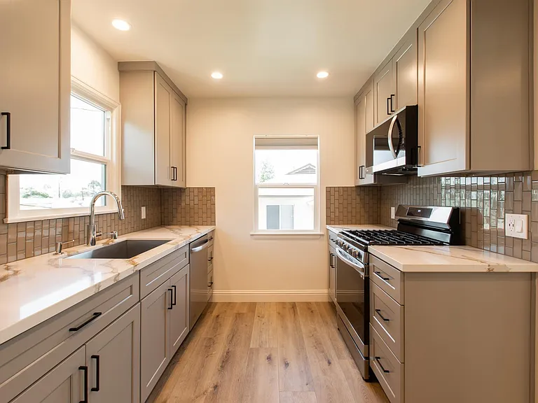 7116 Flight Ave — Photo 1