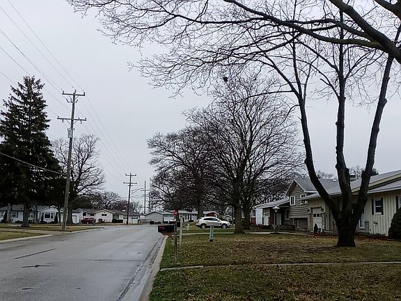 5th image of 2219 Elmwood St